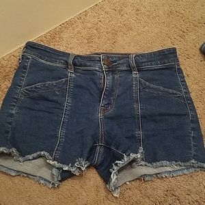 AMERICAN EAGLE CUT OFF SHORTS